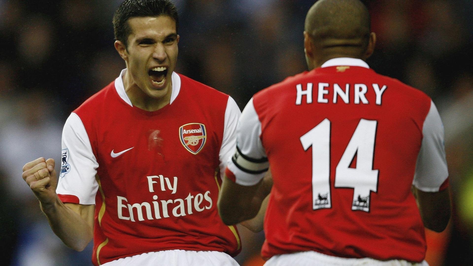 世界杯：球员身披写有环保口号的训练服出场 传递“只有一个地球”信息